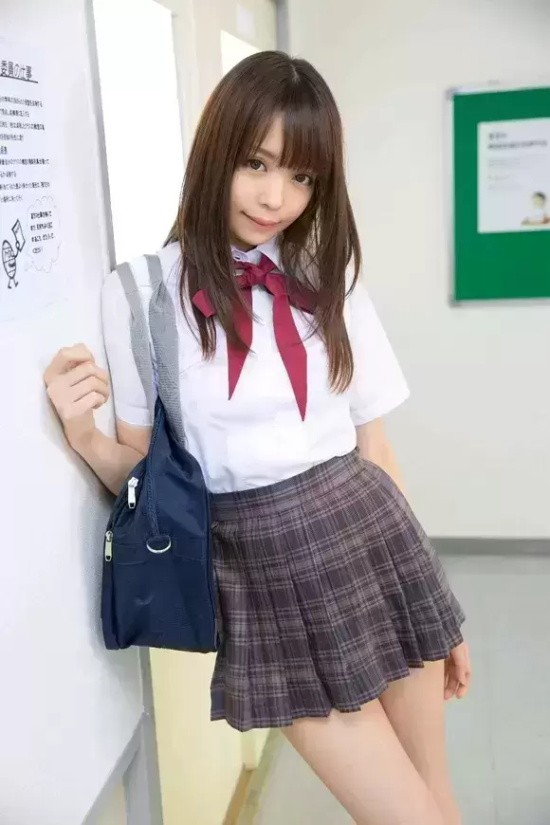 暗黑桥本环奈凰香奈芽写真分享，自古红颜多薄命！