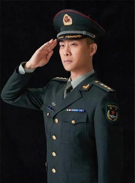 有军方背景的明星（军人出身的演员大盘点）