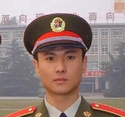 有军方背景的明星（军人出身的演员大盘点）