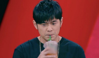 ​哪些明星变胖颠覆了想象 爱喝奶茶的他现在越来越胖