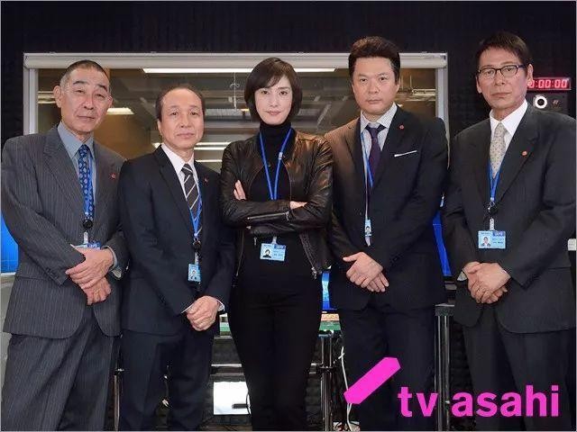 天海女王再次剪短发出演，收视率创年度开播最佳