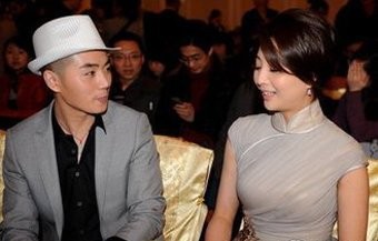 殷桃与邓超余少群的吻戏 主角对这些没什么感觉