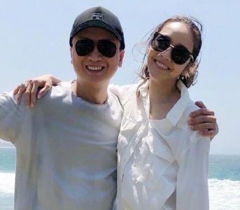 ​侯佩岑老公黄伯俊是干嘛的 黄伯俊个人资料介绍