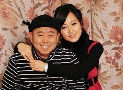 他是潘长江的女婿，和郎朗是同学，身价10亿却很低调