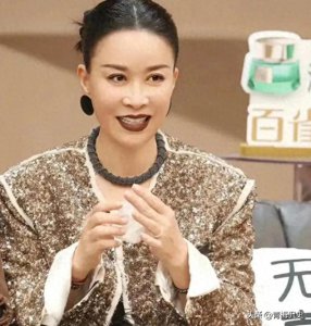 ​57岁歌王那英近况曝光，低调回国丈夫现身，和刀郎之争已处于下风