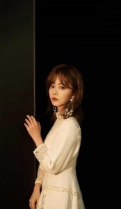 ​女生打两个耳洞的含义(耳洞左耳右耳的含义)