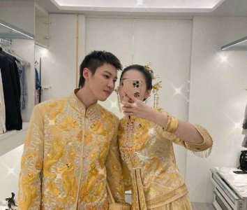​赵本山女儿晒结婚照 此前透露自己不会办婚礼