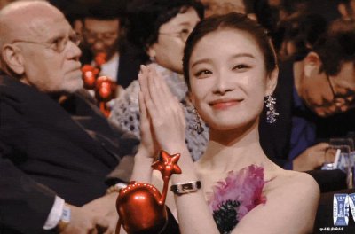 ​这位网红转型当高定设计师，只用了一年就成为华人之光？