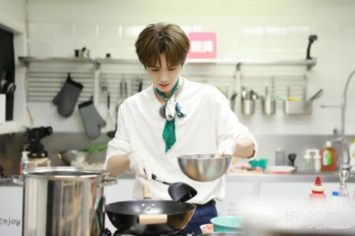 朱正廷女朋友是谁 叫什么名字真的有女朋友了吗