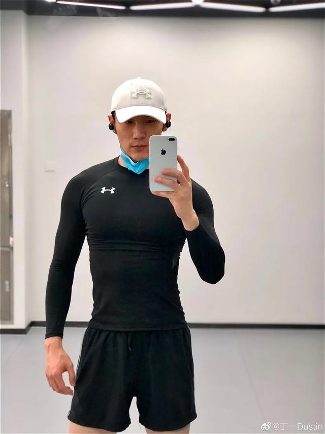 白冰的前任老公是谁（白冰自曝离婚前夫现状暗淡）