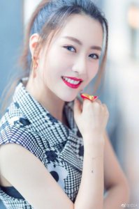 ​白冰的现任丈夫是谁 ，长得高大帅气，演了7部戏没红，今32岁快被遗忘