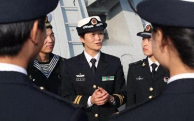 ​中国首位女舰长巾帼不让须眉 博士学位放弃百万年薪 直言嫁给军舰