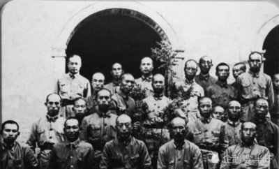 ​陕北红军革命地位高，为什么没走出元帅、大将来？