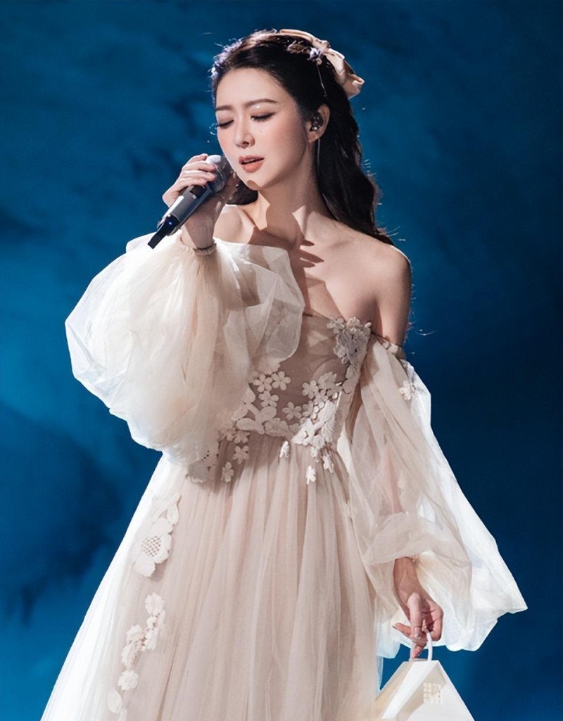 网红郭美美惊艳写真图片（网红郭美美图片）