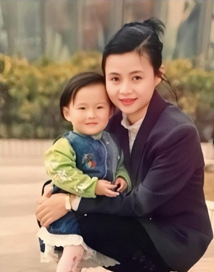 网红郭美美惊艳写真图片（网红郭美美图片）