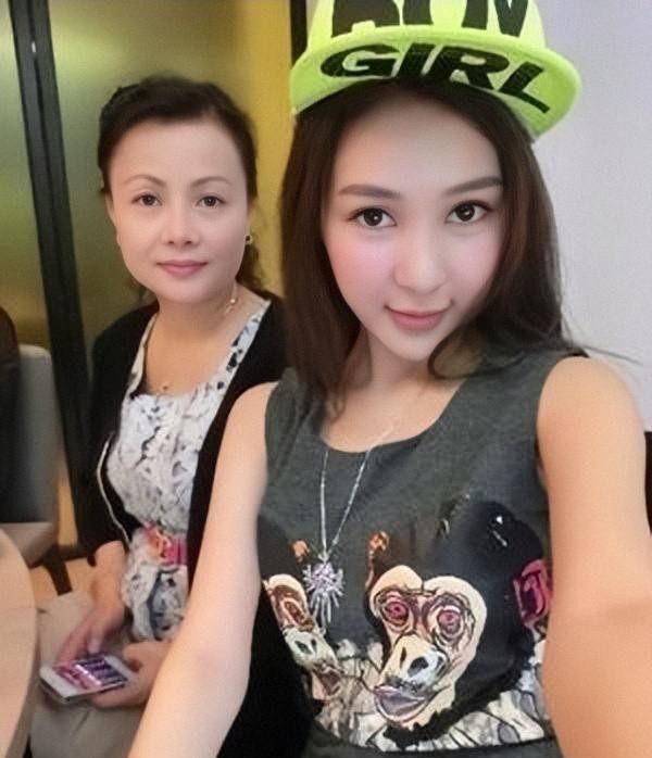 网红郭美美惊艳写真图片（网红郭美美图片）