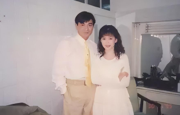 孟庭苇个人资料简介身高（孟庭苇：从“月亮女神”到退出娱乐圈，一场报复性的婚姻将她毁了）