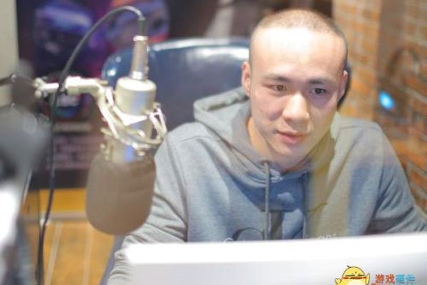 董小飒和拉风龙事件 前女友被出卖谁都骂没素质