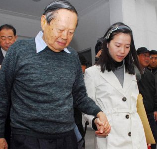 ​杨振宇和翁帆的故事让我们感动至极