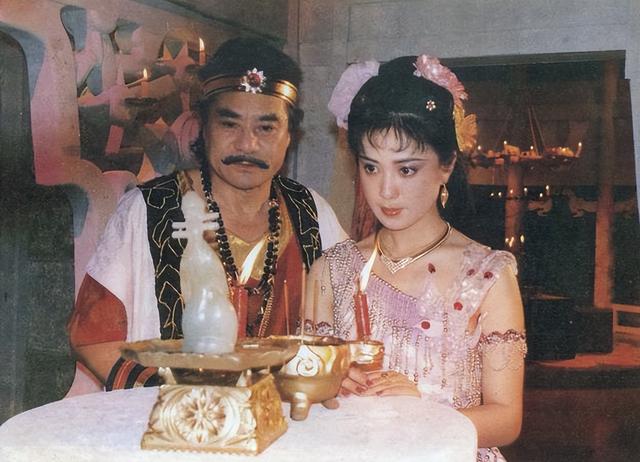 傅艺伟年轻时近照（自毁前程还害了儿子）(10)