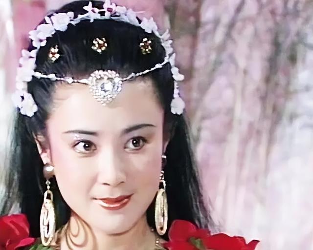 傅艺伟年轻时近照（自毁前程还害了儿子）(9)