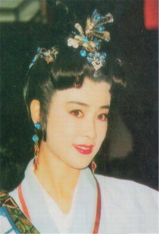 傅艺伟年轻时近照（自毁前程还害了儿子）(14)