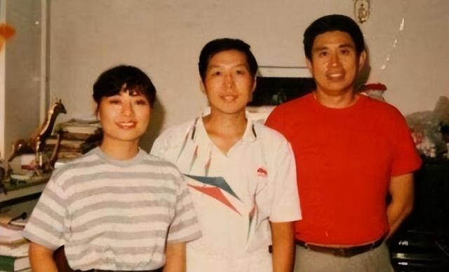 歌唱家殷秀梅今年多大年龄了（歌唱家殷秀梅二婚在飞机上）(12)