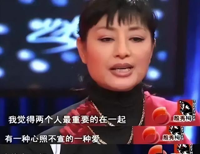 歌唱家殷秀梅今年多大年龄了（歌唱家殷秀梅二婚在飞机上）(13)