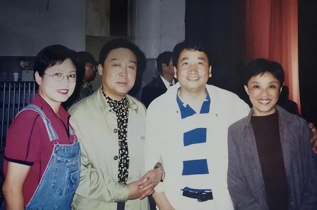 歌唱家殷秀梅今年多大年龄了（歌唱家殷秀梅二婚在飞机上）(7)
