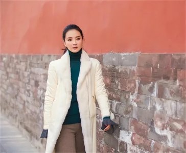 ​王艳和老公，低调恩爱26年，其实豪门生活不好过