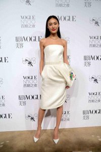 ​她曾是华谊兄弟的老板娘，离婚后嫁给当初的“情场浪子”—陈冠希