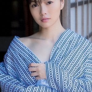 ​白石麻衣写真作品中散发出的美丽和灵魂无可匹敌！时尚界的女神！