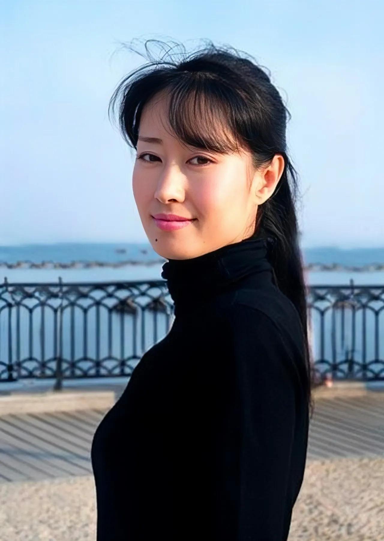 刘敏涛个人资料简介及老公：三十岁嫁给富商，一夜顿悟后，离婚找寻真的快乐