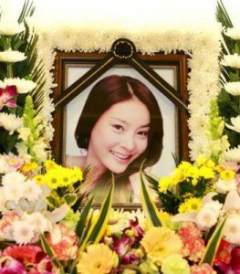 ​荧屏背后的悲哀：张紫妍遗书长达230页，揭露31人虐待真相