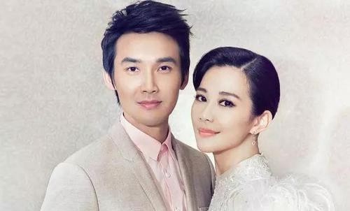 张铎第一任妻子的图片（张铎姐弟恋多年如一日）