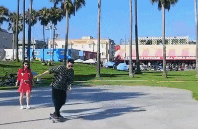 吴昕潘玮柏cp感爆棚（霸道亲吻海滩惊喜）(7)