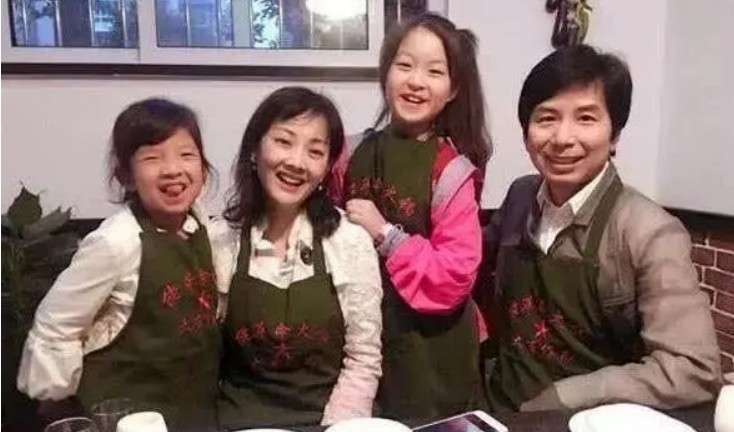 牛莉老公简历资料个人简介牛莉一家四口近照曝光