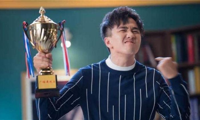 翟天临考完北影博士后，又获得北大博士后职位，变身“学霸男神”