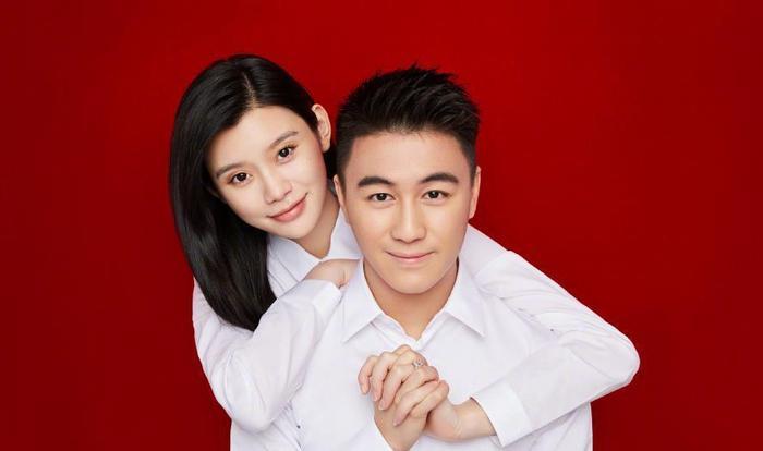 何猷君奚梦瑶领证结婚，官宣文案甜蜜而自恋，刻意将肚子隐藏？