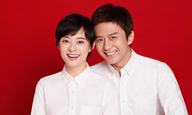 邓超发微博晒与孙俪合影（模范夫妻要离婚）(1)