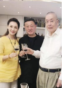 ​韩磊的老婆，腾格尔老婆(韩磊和腾格尔谁地位高)