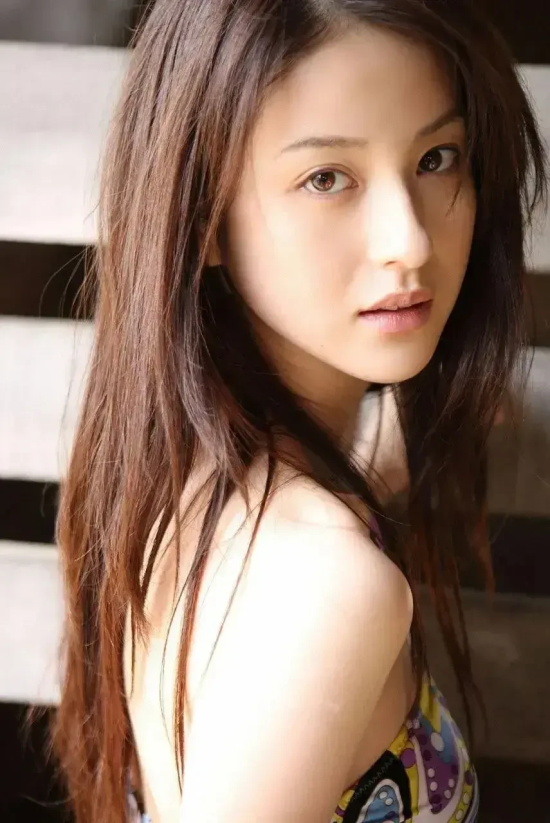 惊若翩鸿的日本女演员松本若菜，是不是你的梦中情人呢？