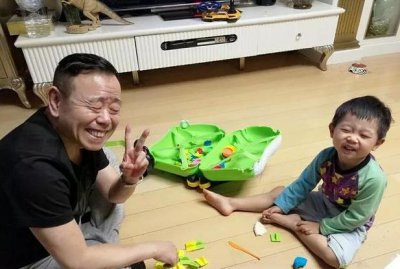 ​老公是亿万富商，老爸是潘长江，长的美丽，演戏又好