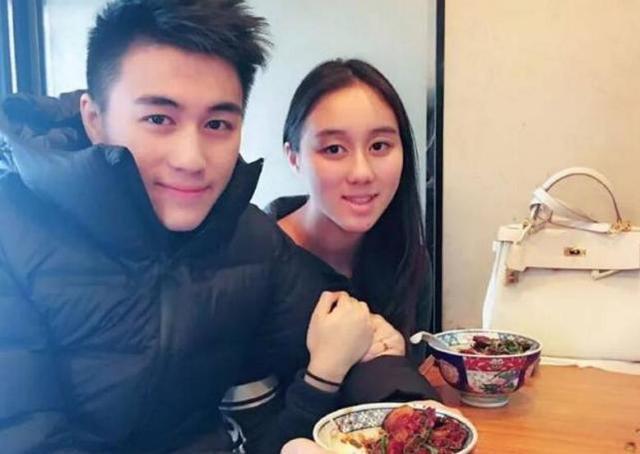 澳门赌王最疼爱18岁女儿童年照曝光，原来一家人颜值都这么高啊！