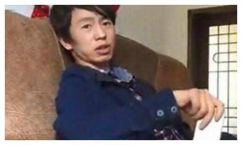 凭一首“神曲”爆红，走红后拒认父母，歧视农民，现已负债累累