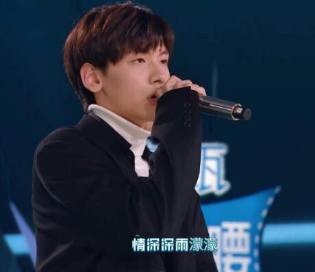 翟潇闻是哪个学校的 嗓音动人圈粉无数被赞未来可期