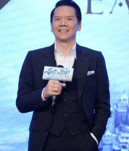 ​背景强大的五位明星，无人敢惹，最后一位黑白通吃