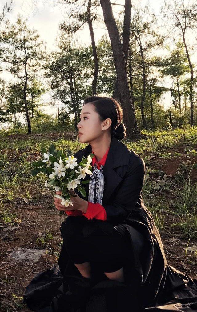 苗圃曾与李亚鹏传绯闻，大21岁老公近照曝光，39岁仍风韵犹存
