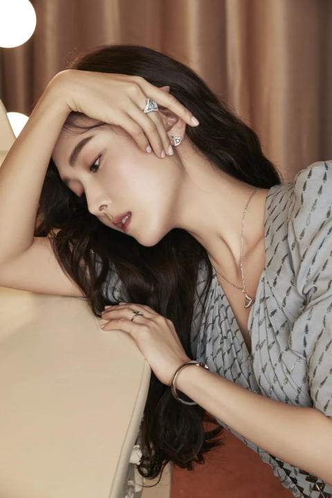小扇子项链是什么牌子（宝格丽小扇子选购攻略）