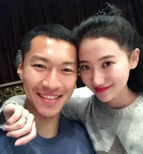 ​盘点国足的漂亮妻子们： 老婆个个花枝招展 网友：难怪没有力气踢球